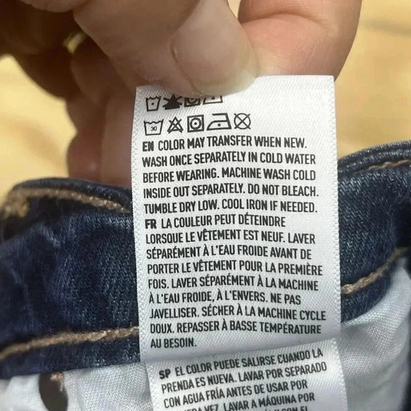 American Eagle TOMGIRL Denim Short Women’s Size 4 Raw Hem Distressed - Picture 9 of 13